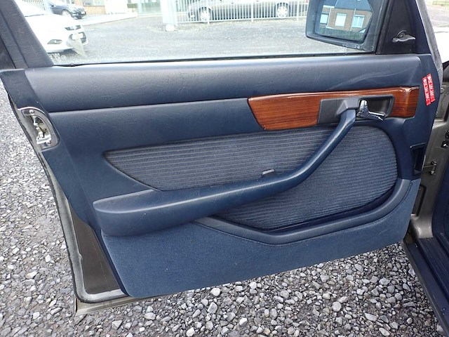 Mercedes - s klasse - 280 se - oldtimer - afbeelding 22 van  27