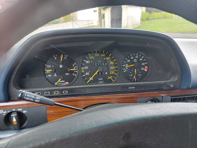 Mercedes - s klasse - 280 se - oldtimer - afbeelding 7 van  51