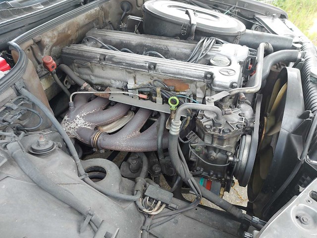 Mercedes - s klasse - 280 se - oldtimer - afbeelding 17 van  51