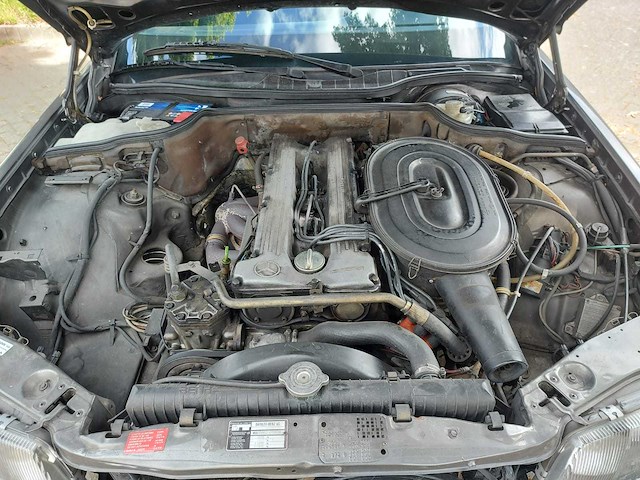 Mercedes - s klasse - 280 se - oldtimer - afbeelding 18 van  51