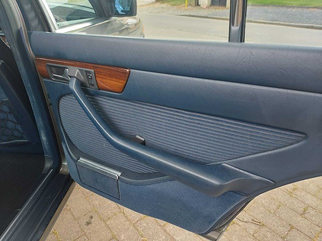 Mercedes - s klasse - 280 se - oldtimer - afbeelding 21 van  51