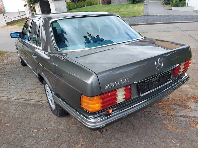 Mercedes - s klasse - 280 se - oldtimer - afbeelding 12 van  51