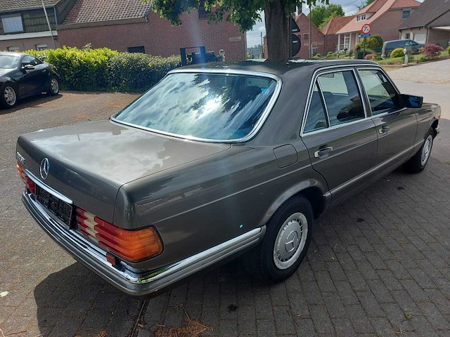 Mercedes - s klasse - 280 se - oldtimer - afbeelding 26 van  51