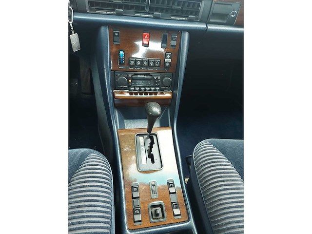 Mercedes - s klasse - 280 se - oldtimer - afbeelding 36 van  51