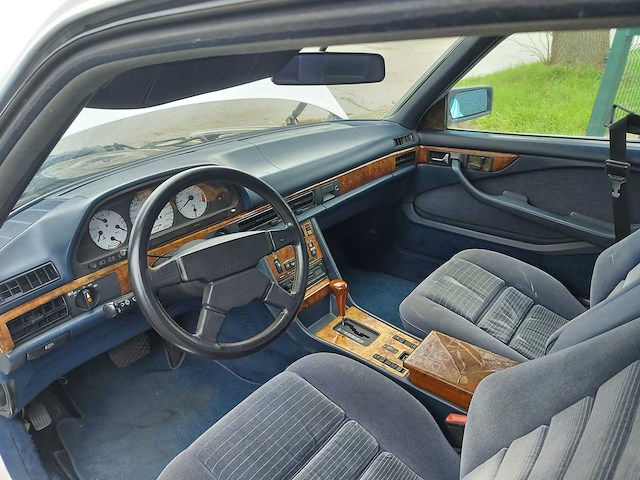 Mercedes - sec - 380 sec - oldtimer - afbeelding 10 van  13