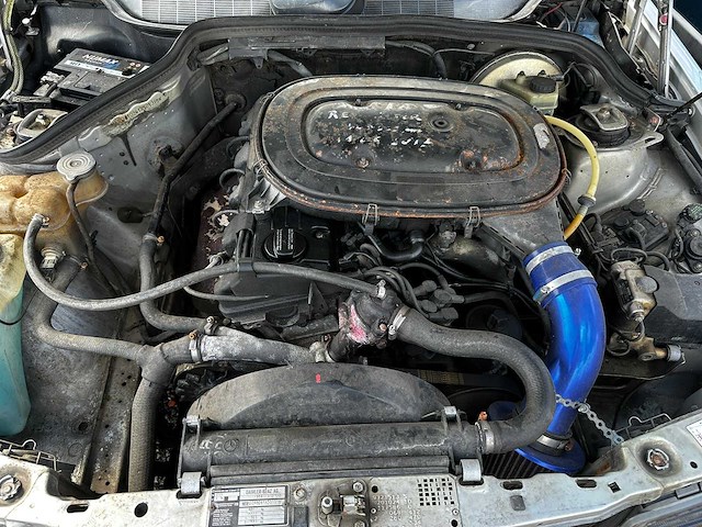 Mercedes - sedan - 190e - oldtimer - afbeelding 3 van  13