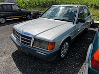 Mercedes - sedan - 190e - oldtimer - afbeelding 1 van  13