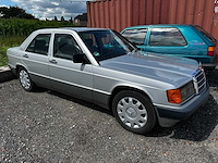 Mercedes - sedan - 190e - oldtimer - afbeelding 5 van  13
