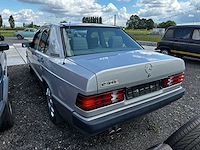 Mercedes - sedan - 190e - oldtimer - afbeelding 12 van  13