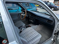 Mercedes - sedan - 190e - oldtimer - afbeelding 6 van  13