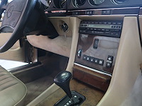 Mercedes - sl 560 - 107 - classic cars >15 - afbeelding 7 van  11