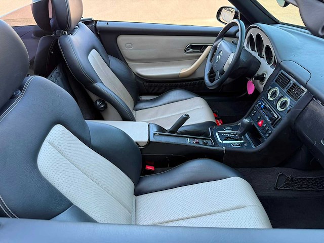 Mercedes - slk - 230 cabrio - car - 1999 - afbeelding 2 van  17