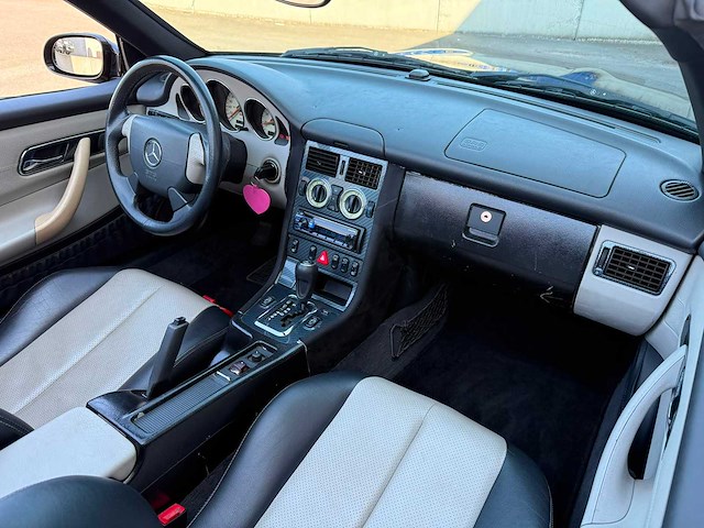 Mercedes - slk - 230 cabrio - car - 1999 - afbeelding 25 van  26