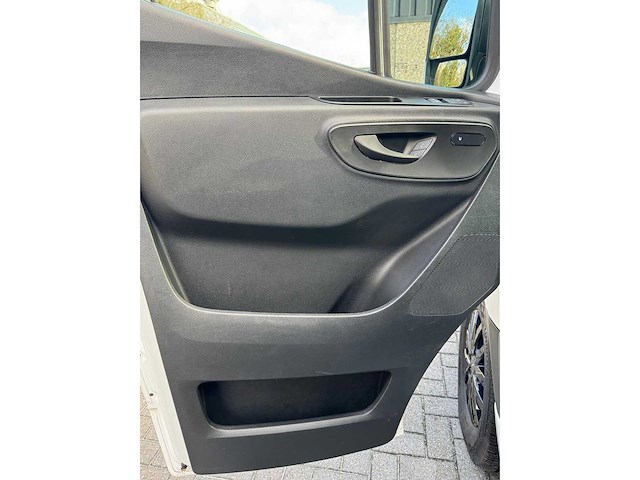 Mercedes - sprinter - 2022 - van - afbeelding 18 van  21