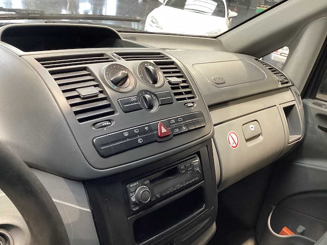 Mercedes - vito - 109 - van - afbeelding 5 van  18