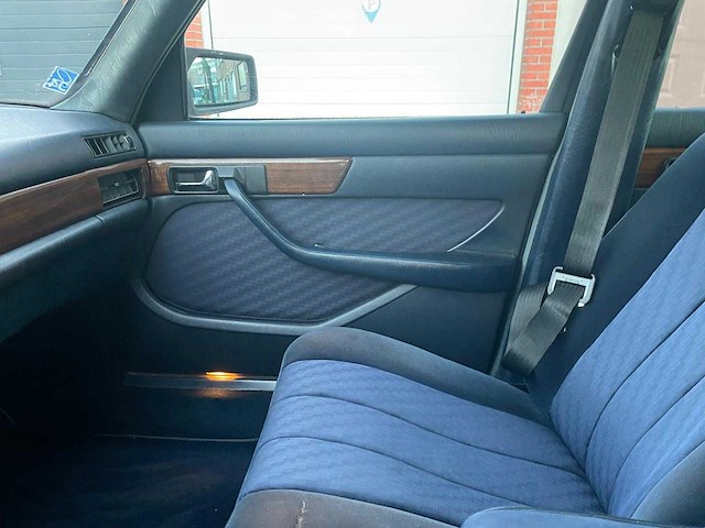 Mercedes- benz - 380 se - v8 - oldtimer - afbeelding 6 van  22