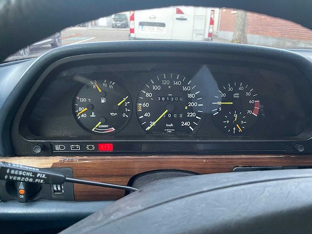 Mercedes- benz - 380 se - v8 - oldtimer - afbeelding 3 van  12