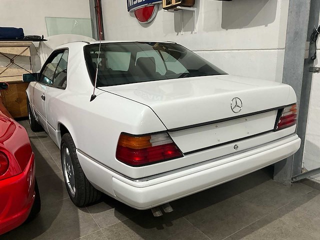 Mercedes 124c vintage auto's - afbeelding 12 van  23