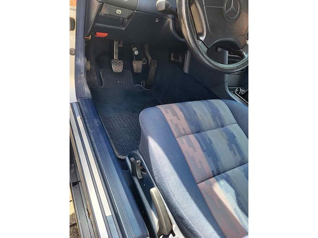 Mercedes 180c, 1995 - afbeelding 10 van  49