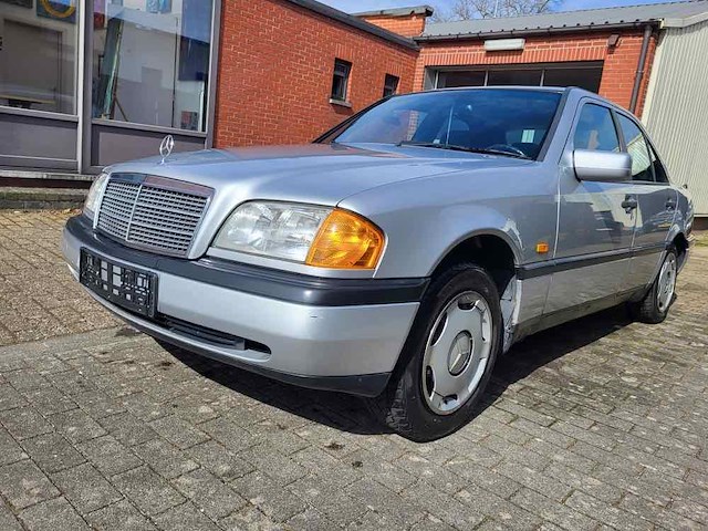 Mercedes 180c, 1995 - afbeelding 1 van  49