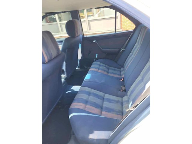 Mercedes 180c, 1995 - afbeelding 24 van  49