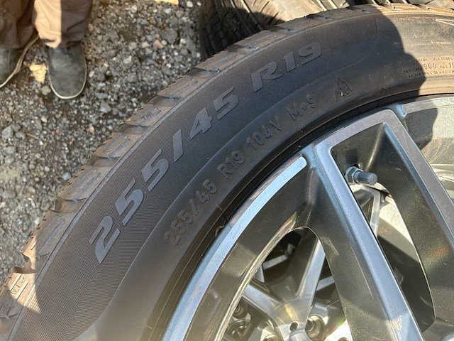 Mercedes 19 inch set van 4 banden voor mercedes amg origineel + velgen met sensoren - afbeelding 9 van  12
