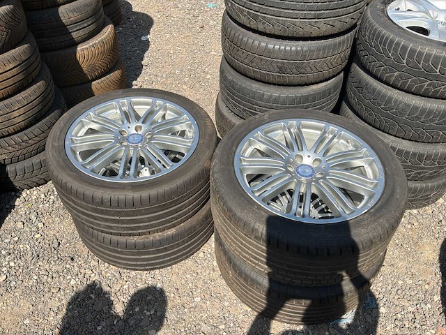 Mercedes 19 inch set van 4 banden voor mercedes originele + velgen met tweedimensionale sensoren - afbeelding 1 van  13