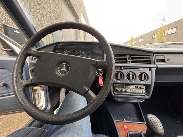 Mercedes 190, 1986 - afbeelding 4 van  30