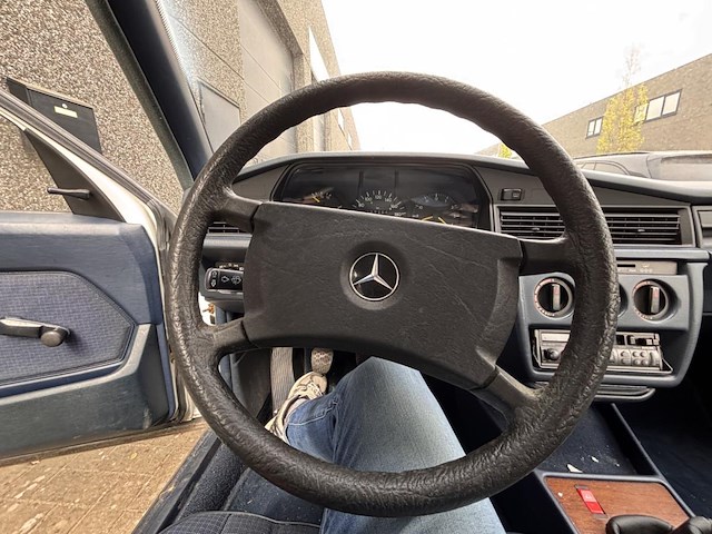 Mercedes 190, 1986 - afbeelding 8 van  30