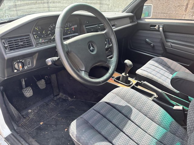 Mercedes 190e, 1989 - afbeelding 2 van  32