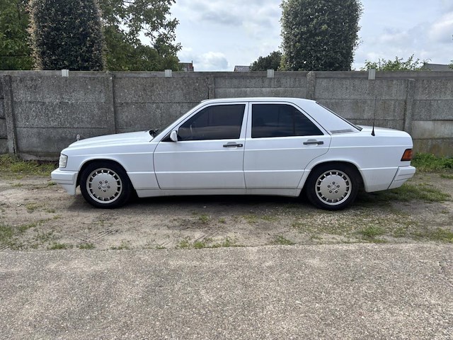 Mercedes 190e, 1989 - afbeelding 1 van  32