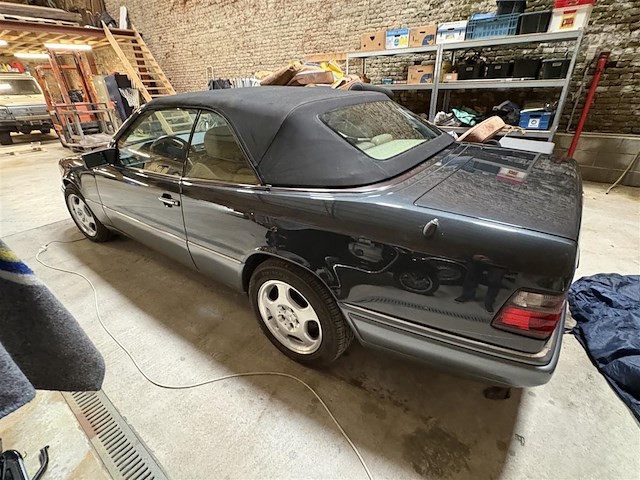 Mercedes 220 cabrio - afbeelding 18 van  24