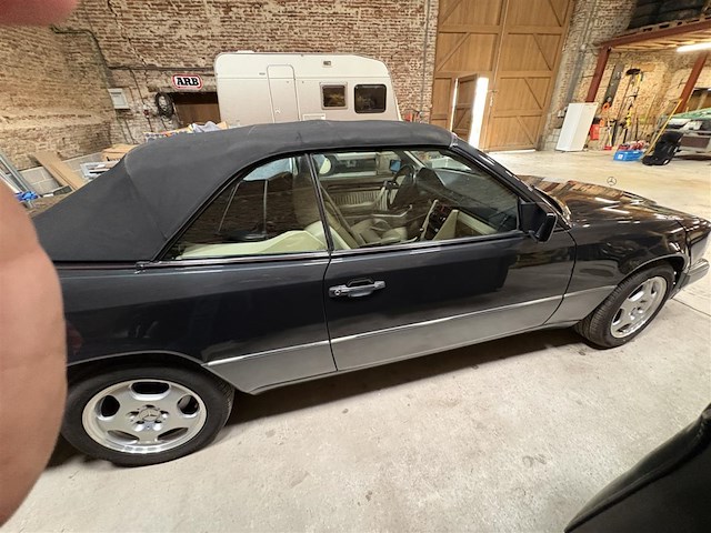 Mercedes 220 cabrio - afbeelding 21 van  24