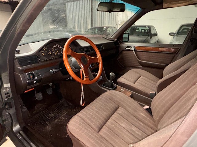 Mercedes 230, 1990 - afbeelding 11 van  18