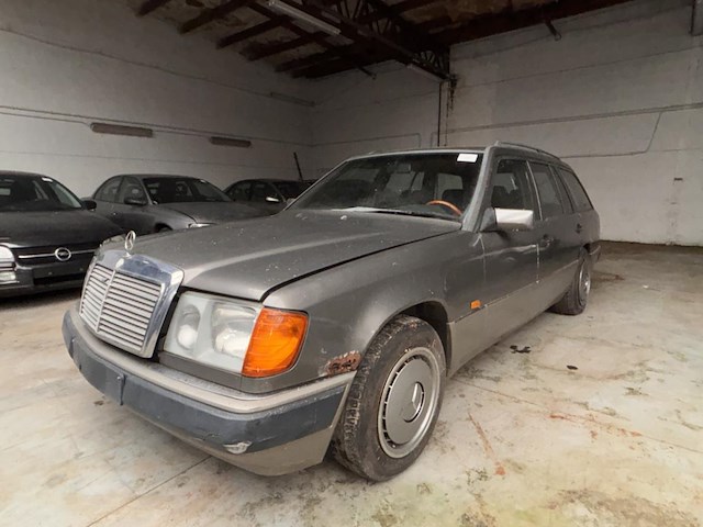 Mercedes 230, 1990 - afbeelding 1 van  18