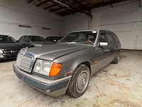 Mercedes 230, 1990 - afbeelding 1 van  18