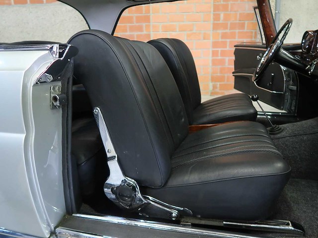 Mercedes 250 se coupe - afbeelding 30 van  66