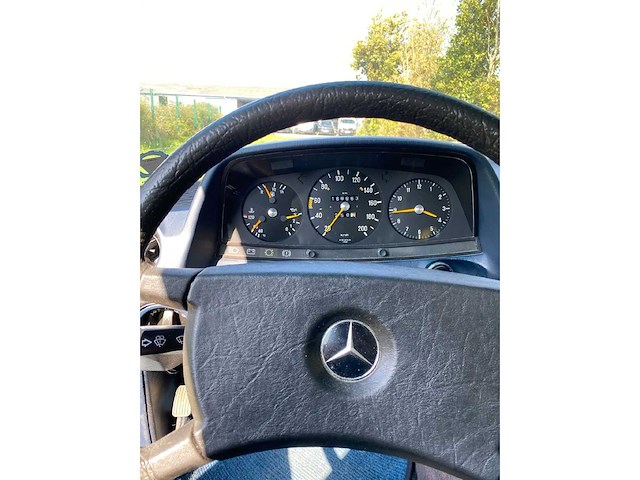 Mercedes 250 w123 vintage auto's > 15 - afbeelding 5 van  17