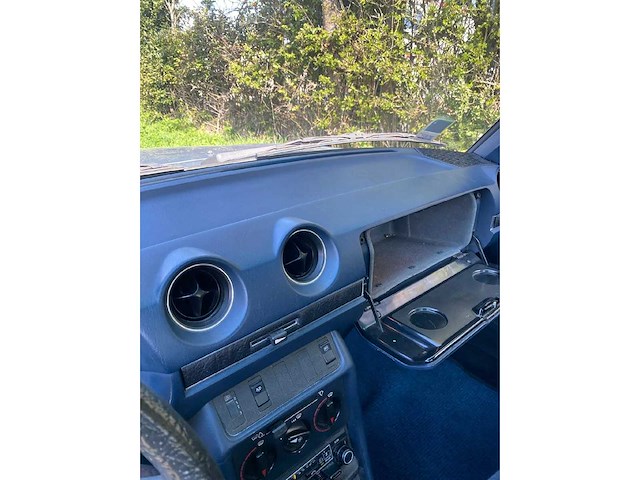 Mercedes 250 w123 vintage auto's > 15 - afbeelding 7 van  17