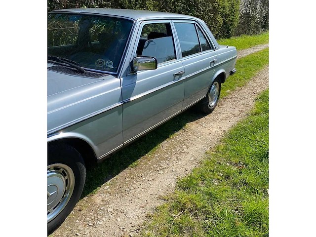Mercedes 250 w123 vintage auto's > 15 - afbeelding 10 van  17