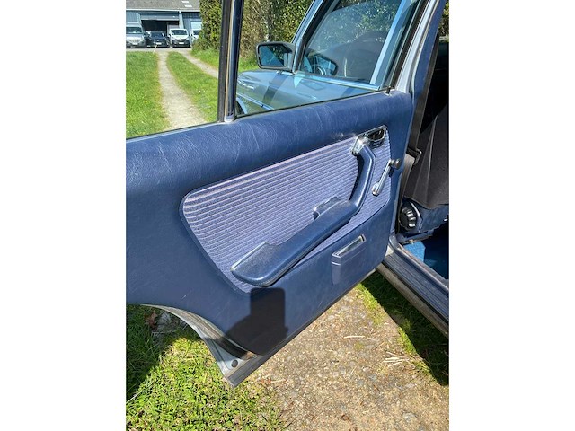 Mercedes 250 w123 vintage auto's > 15 - afbeelding 17 van  17