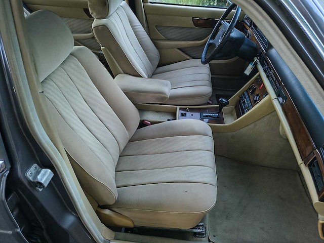 Mercedes 280s - 1983 - afbeelding 13 van  22