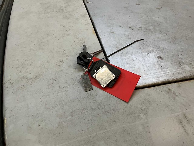 Mercedes 280se oldtimer - afbeelding 22 van  29