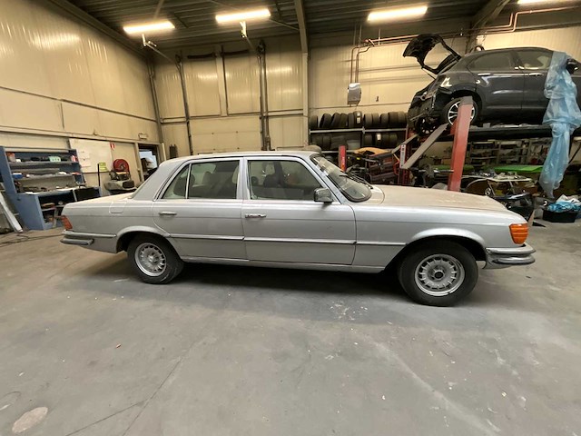 Mercedes 280se oldtimer - afbeelding 12 van  29