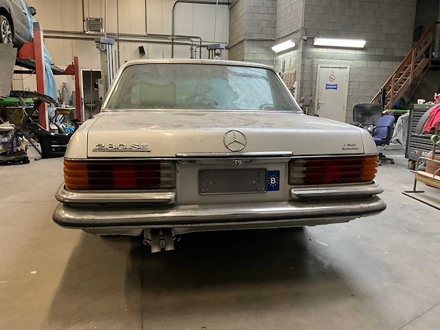 Mercedes 280se oldtimer - afbeelding 24 van  29