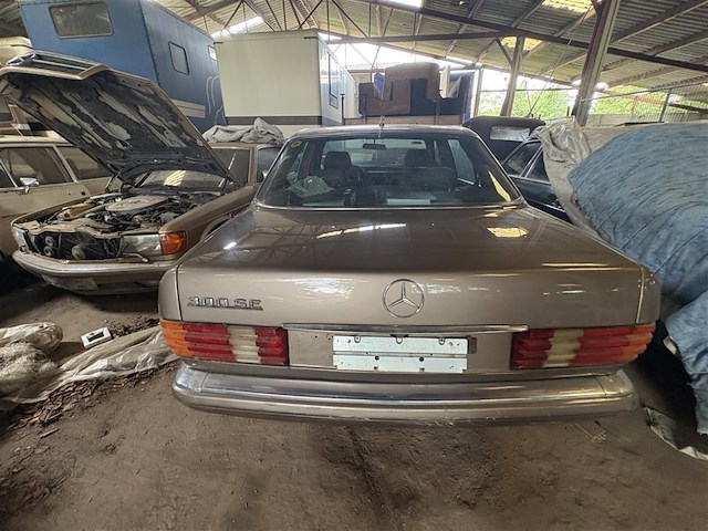 Mercedes 300 se - afbeelding 15 van  18