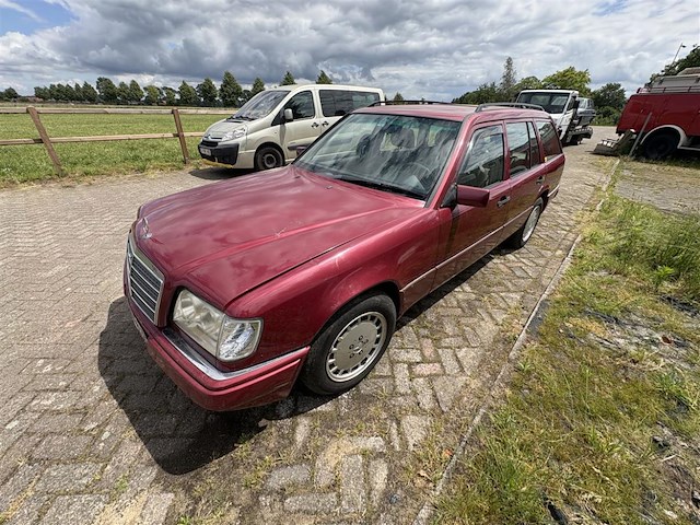 Mercedes 300 - afbeelding 1 van  21
