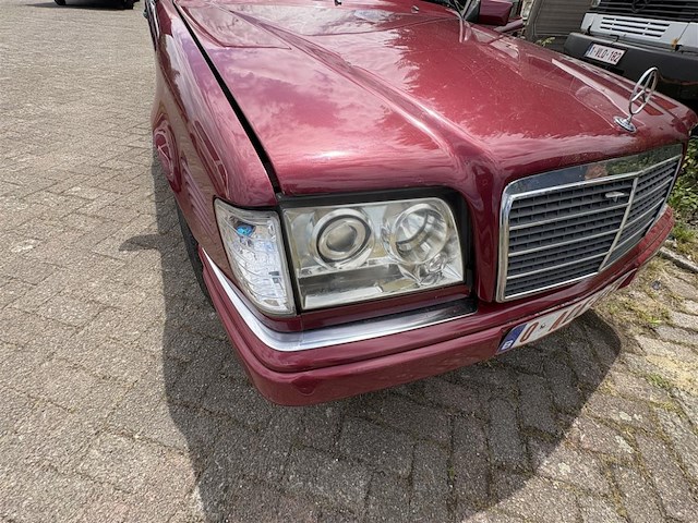 Mercedes 300 - afbeelding 13 van  21