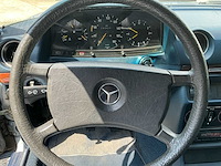 Mercedes 300d oldtimer - afbeelding 5 van  22