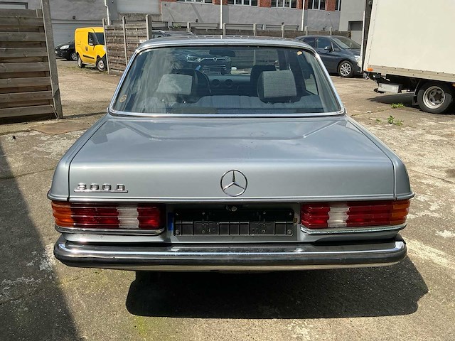 Mercedes 300d oldtimer - afbeelding 17 van  22